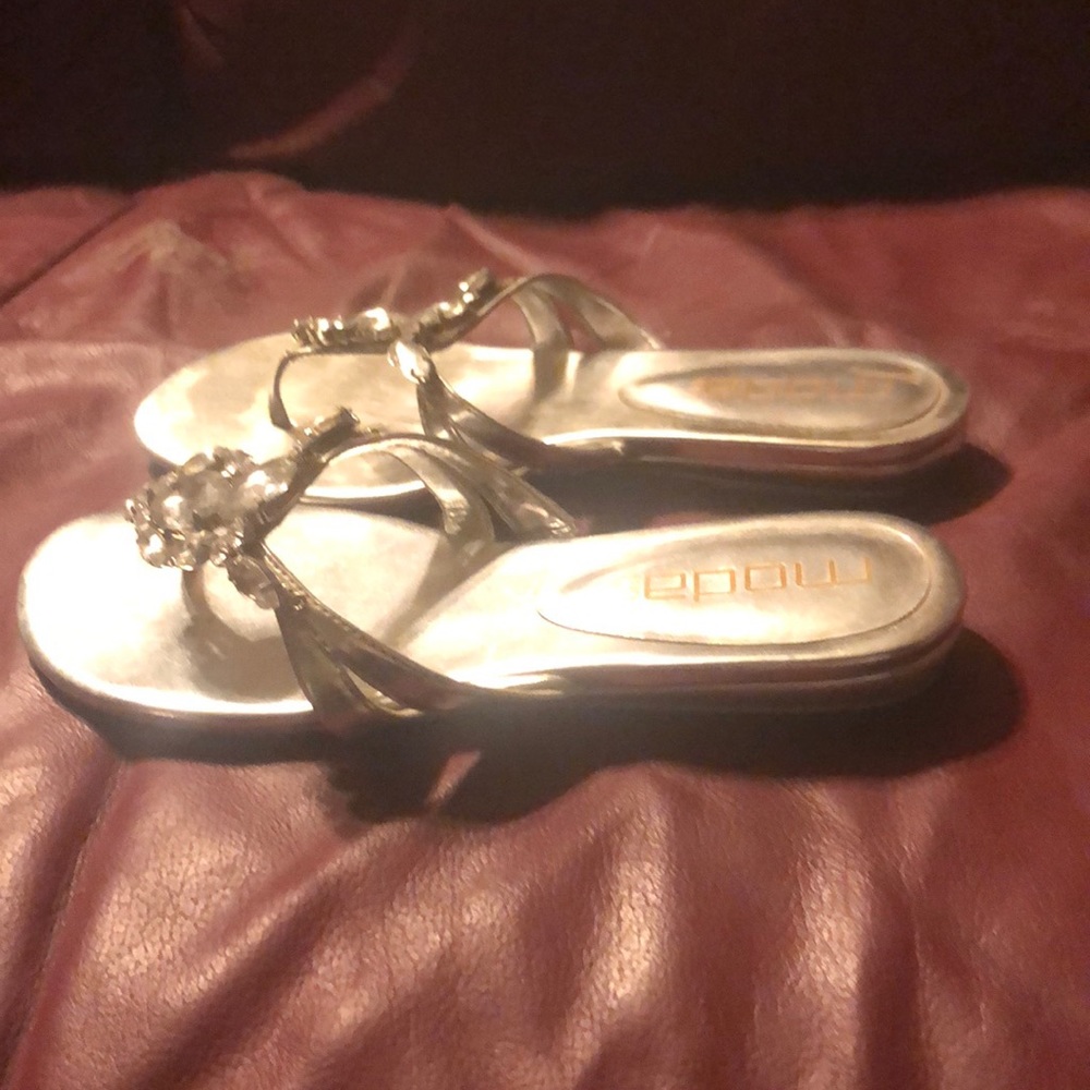 Moda Shoes - Picture 2 of 4